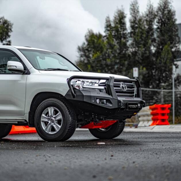 Hamer King series Plus bull bar for Toyota Landcruiser 200 Series (2015 – 2020)